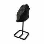 Muestra mineral en soporte metálico - Turmalina negra
