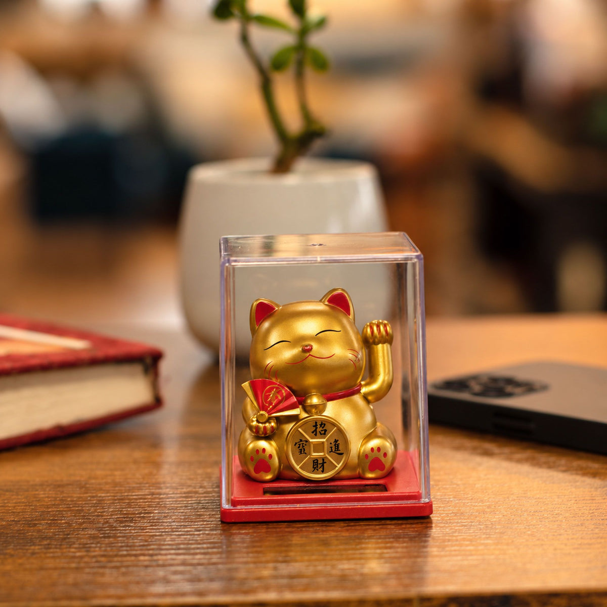 Mini gato de la fortuna con energía solar en una caja - Dorado